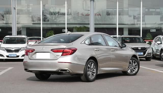 『销冠』典型被低估的B级车,有销冠的实力,平均油耗才5.4L,却不被重视
