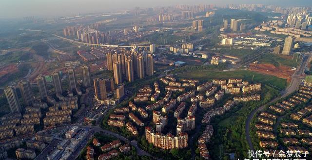  主城@重庆主城又一商务区正快速崛起，距机场15公里，始建于清乾