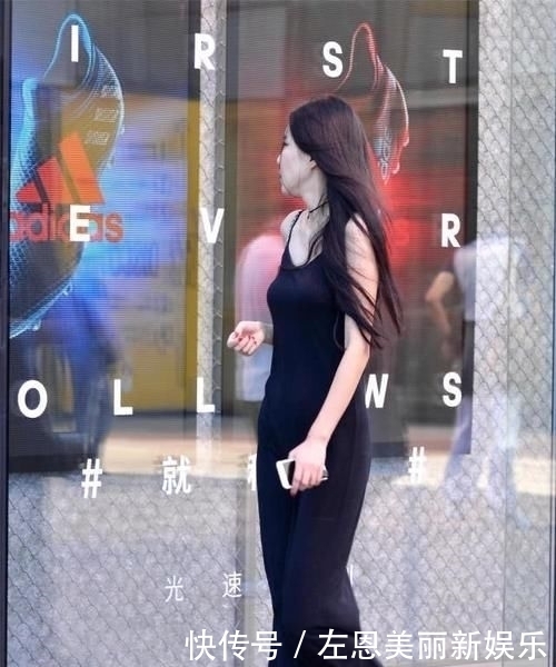 【展现】吊带连衣长裙,不用高跟鞋,依旧可以很好的展现姑娘的身材