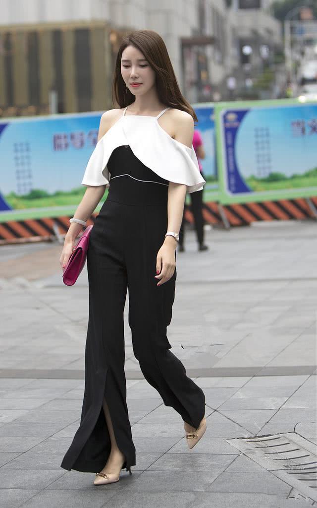 户外的御姐穿上包臀裙，巧漏小蛮腰，那这小姐姐该怎么称呼?