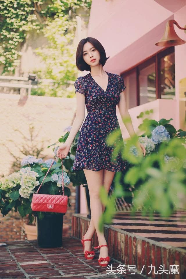 今年的街拍美女特别热，穿的也特别好看