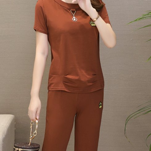 裙子扔了吧，看看下图女人穿的“流氓装”，巨显身材，真的太美了