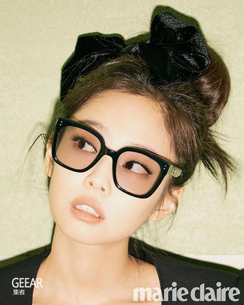 『亲自』BLACKPINK人间香奈儿Jennie亲自设计的银镜也太时尚了！