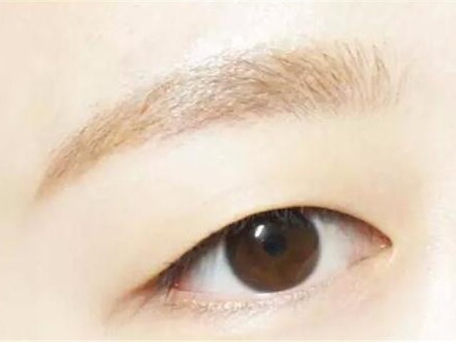 对于现在的我们来讲,单眼皮和双眼皮有什么区别呢?