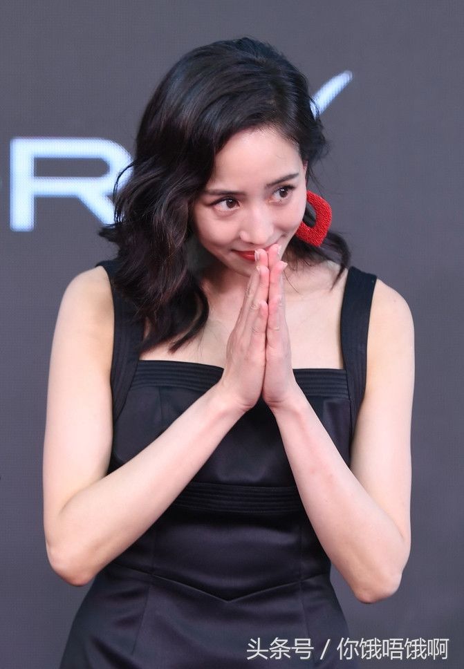 张钧宁从小清新变成了御姐风 成了性感女人 网友:又一个太平公主