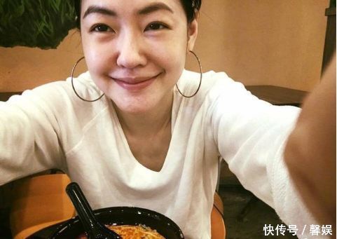 大S被人喷脸肿像倪萍，曾在微博上回应，看得出她很介意别人说她