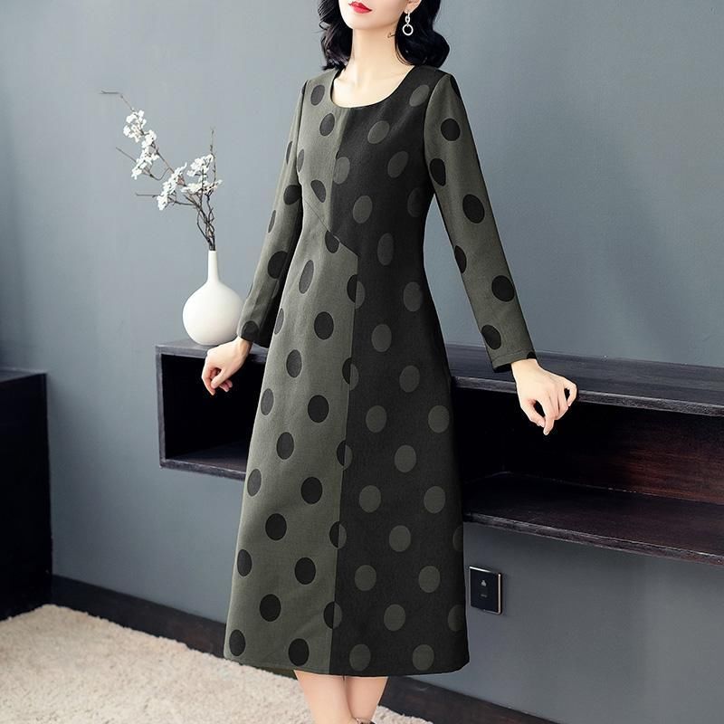 不骗你，大牌”欧货“秋裙，高贵又显嫩，初秋这样穿，想不美都难