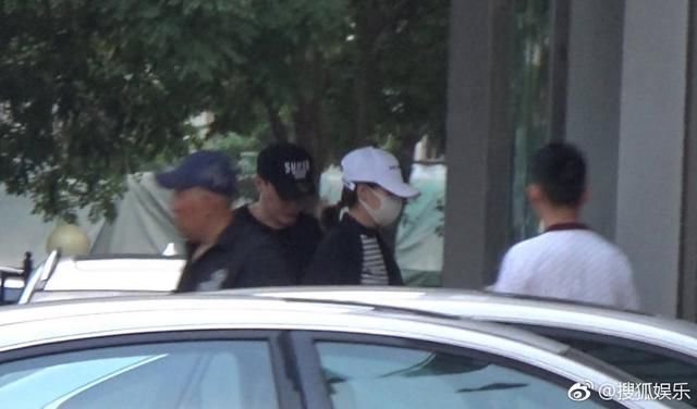 少点舆论多点爱，你说赵丽颖怀孕三月假不假