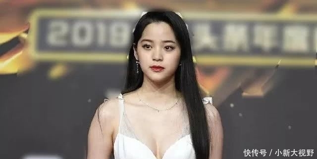  『写真』欧阳娜娜最新写真出炉，虽然不到20岁，但身材好到让人不敢相信