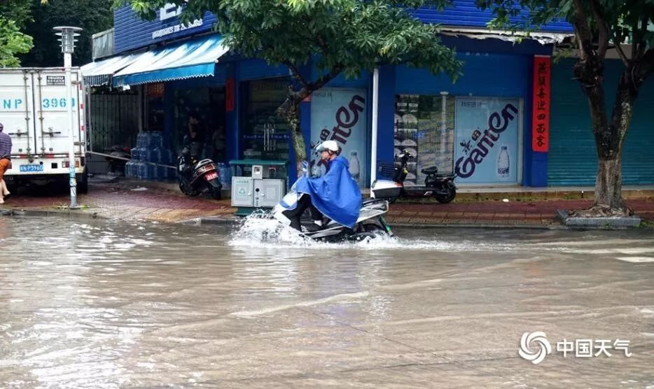 注意!台风“韦帕”中午再次登陆广东!50个台风预警生效，这些地方