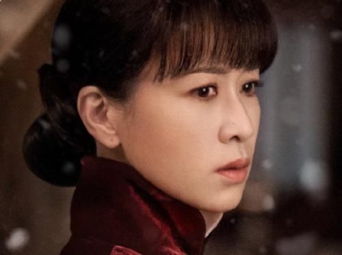  【鬓边不是海棠红】《海棠红》《延禧攻略》串戏，佘诗曼重操旧业做发型，网友看笑了