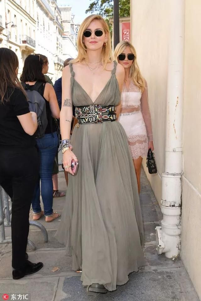 郑素敏这条小绿裙是下一个爆款没错了