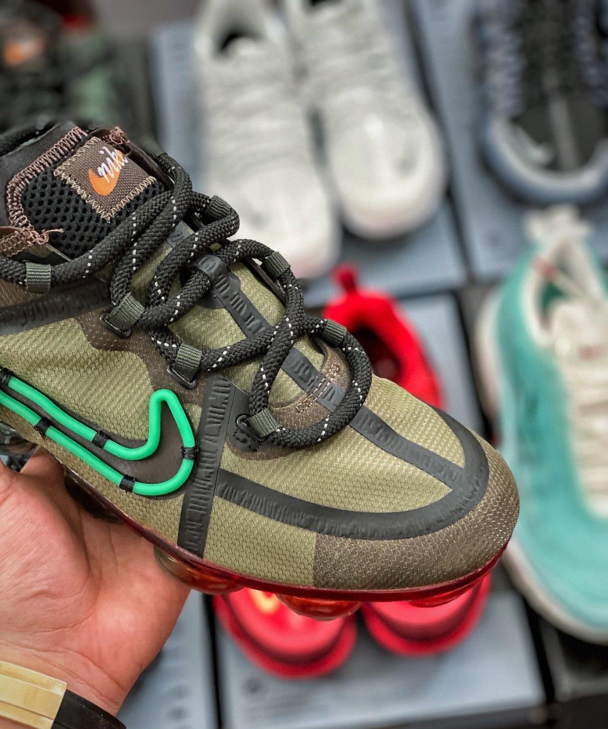  『爷爷』爷爷都在穿的耐克鞋，Air VaporMax 19霓虹灯笑脸大气垫跑鞋！
