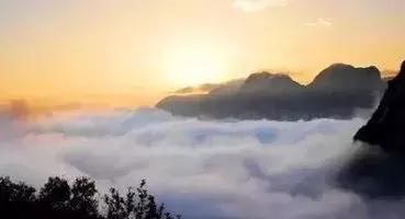 登高揽胜 云海情长