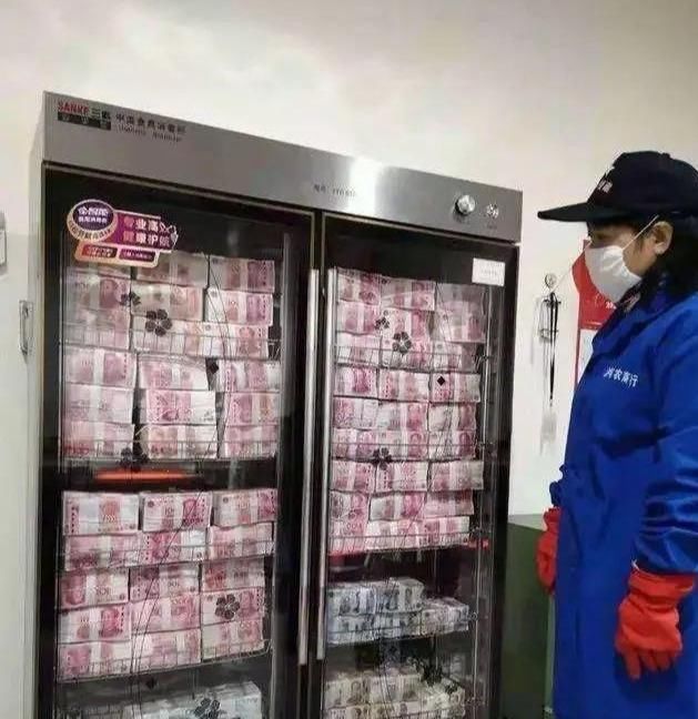  服务员：“拉面套客人脖子上了！”服务员辞职理由，哈哈哈哈笑到捶床