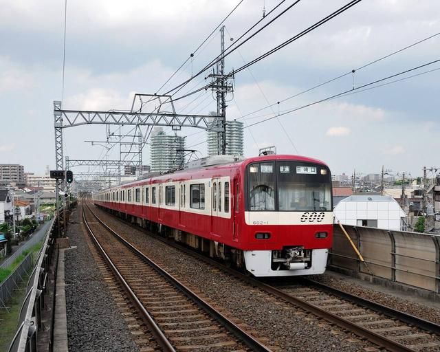 一趟火车连开20多个小时，司机难道都不困的吗？行家告诉你内情