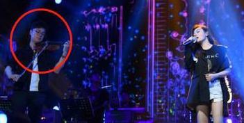 张靓颖宣布正式解约,记者求证却遭敷衍?机场甜蜜牵手伴郎