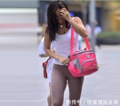 大街上，小姐姐穿紧身裤太胆大，路人太刺眼了！