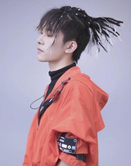 「该死」同是脏辫造型，华晨宇撩人，吴亦凡痞帅，看到千玺：这该死的魅力