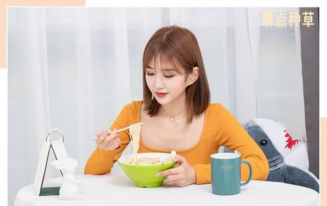  『联名』我被感冒灵“绿”了！今年流行色，我服！