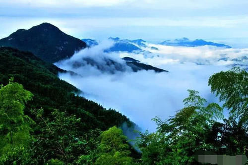 与武当山齐名，深藏于大山深处，还是著名的革命老区，还是5A景区