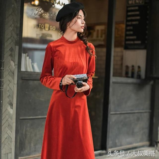 微凉的秋天，三款长袖连衣裙，时髦又有女人味