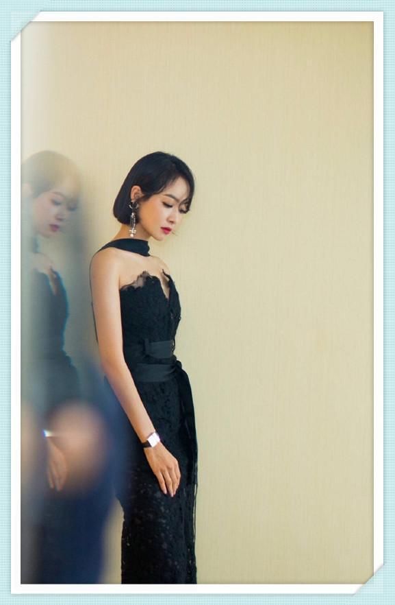 宋茜厉害！穿抹胸裙还敢在中间开个叉，网友：身材没点料真挂不住