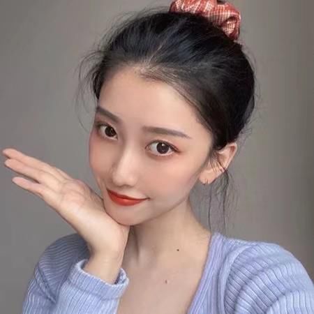 #女生#女生这几种发型留久了,发际线会上移,你的发型是这样的吗