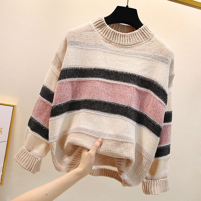 秋天不容小觑的毛衣，搭配牛仔裤+小白鞋，优雅高贵、出镜率很高