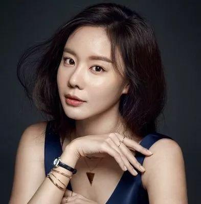 知名女演员被传家中去世！！！经纪公司紧急回应...