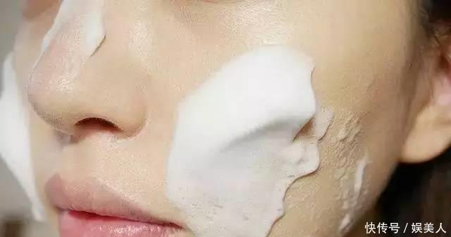  「早上」面膜是早上敷好，还是晚上敷好，敷错当心会变老