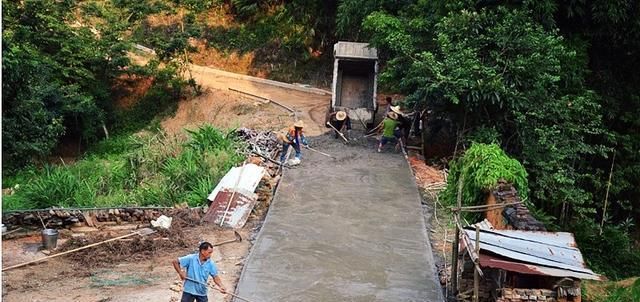  承包■农村路面硬化如何承包？ 大包的话，每米多少钱