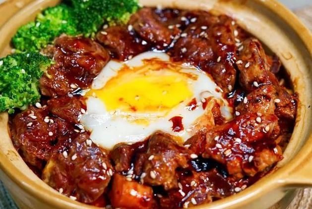  『就要』鲜香的味道，懒人饭就要这样做，不用炒制，焖一焖，美味就出锅