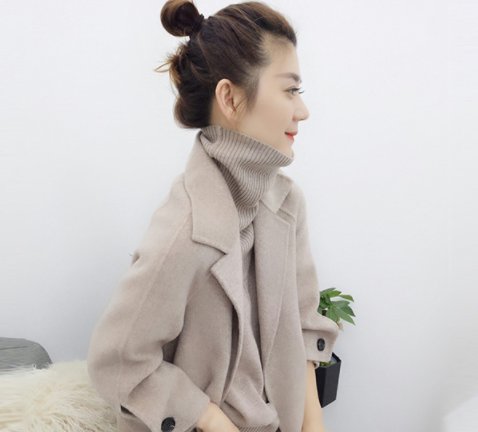 今年流行一款高档大衣:呢外套,搭配黑色打底裤,简直漂亮不像话