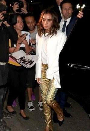 贝嫂携家人现身伦敦时装周，小贝胖了！儿子变摄影师，还是小七美