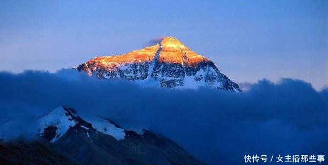 中国最高的十座山峰，只有一座完全在中国境内，由中国人首次登顶