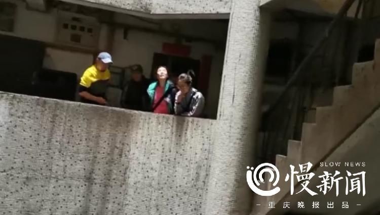 海棠溪的这栋筒子楼因《少年的你》走红，蜀黍温馨提醒：打卡要注