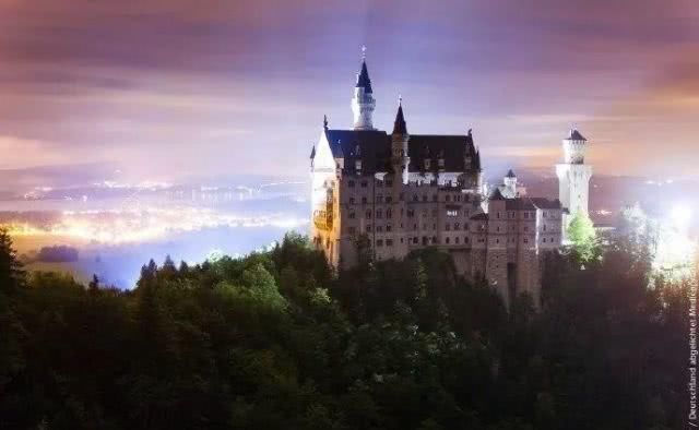  『中世纪』60几岁的古城堡之途为什么能一直维持“青春年少”？