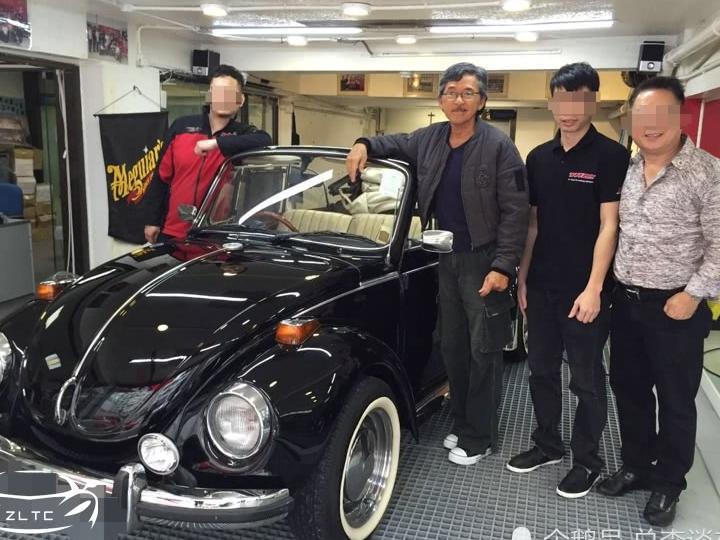 华仔的引路人，被称香港音乐教父，一辆车开45年，太太却开豪车