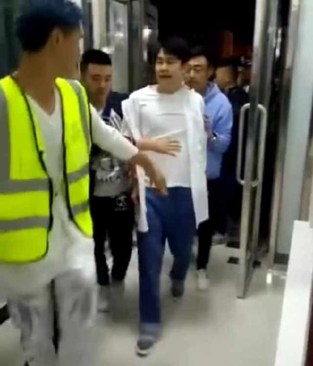 小沈阳疑吸毒被抓？妻子沈春阳紧急回应 视频拍摄者这样回应