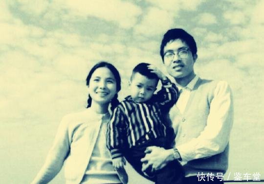  #甄子丹成#翻红的甄子丹自小学武，在香港影坛起起伏伏，为何45岁才红