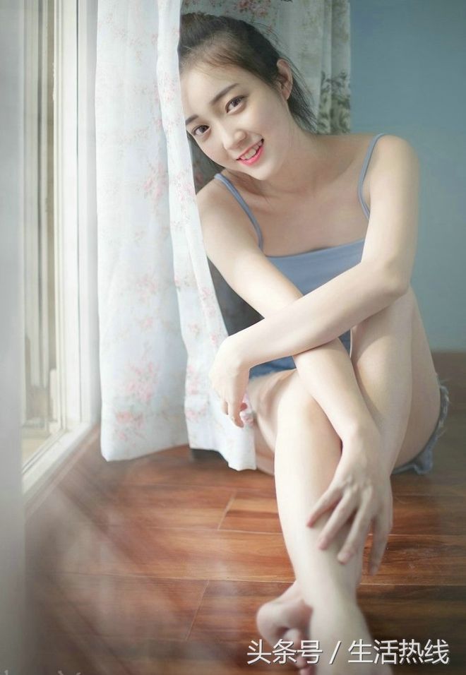 阳光气质美女，是炎热夏季里的一道亮丽风景，天使之美不容错过