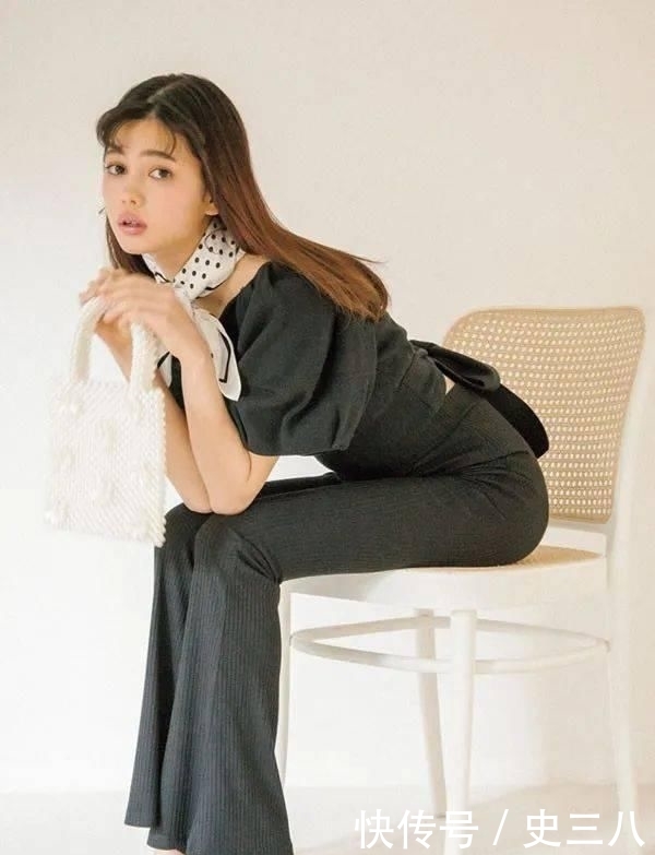  「黑色」法式女子风穿搭：黑色服饰篇