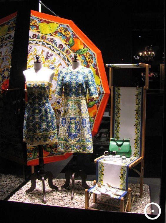 没想到!她把《演戏攻略》中的元素用在橱窗里,高级炸了!