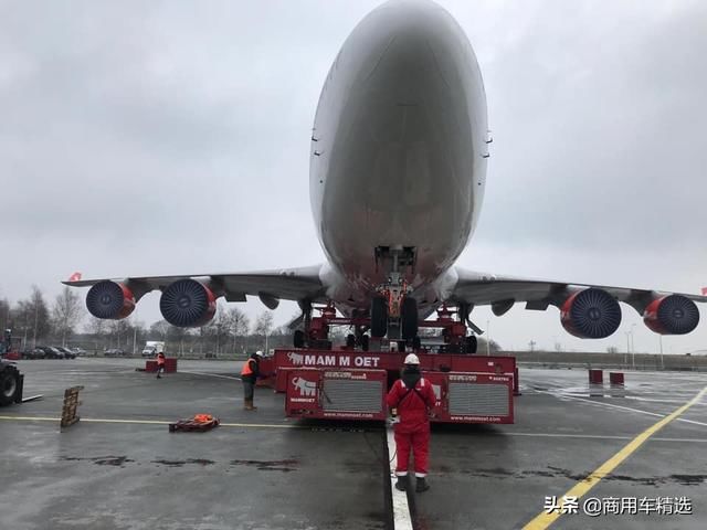 如何将波音747安全的送到酒店？看看Mammoet 1060马力SPMT的威力