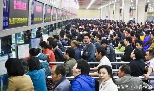 “返城潮”来袭，明明有高铁，农民却要坐10几小时的火车，很心酸