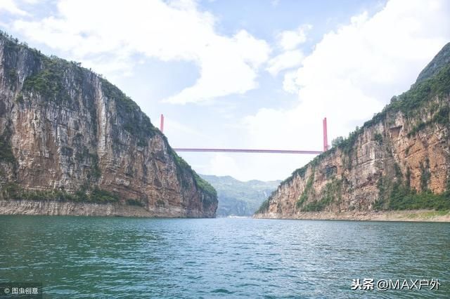 中国藏在深山的宏伟大桥，叫不出名字却让人叹为观止