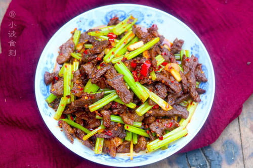  菜籽油@这菜45元一斤，每次我都能吃光一整盘，用它下饭，一锅米饭都不够