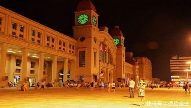 全国唯一火车站没有统一的大城, 本地人精通, 游客们都迷路了