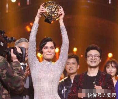 邓紫棋大方回应没穿内裤一事,没想到杨幂也穿